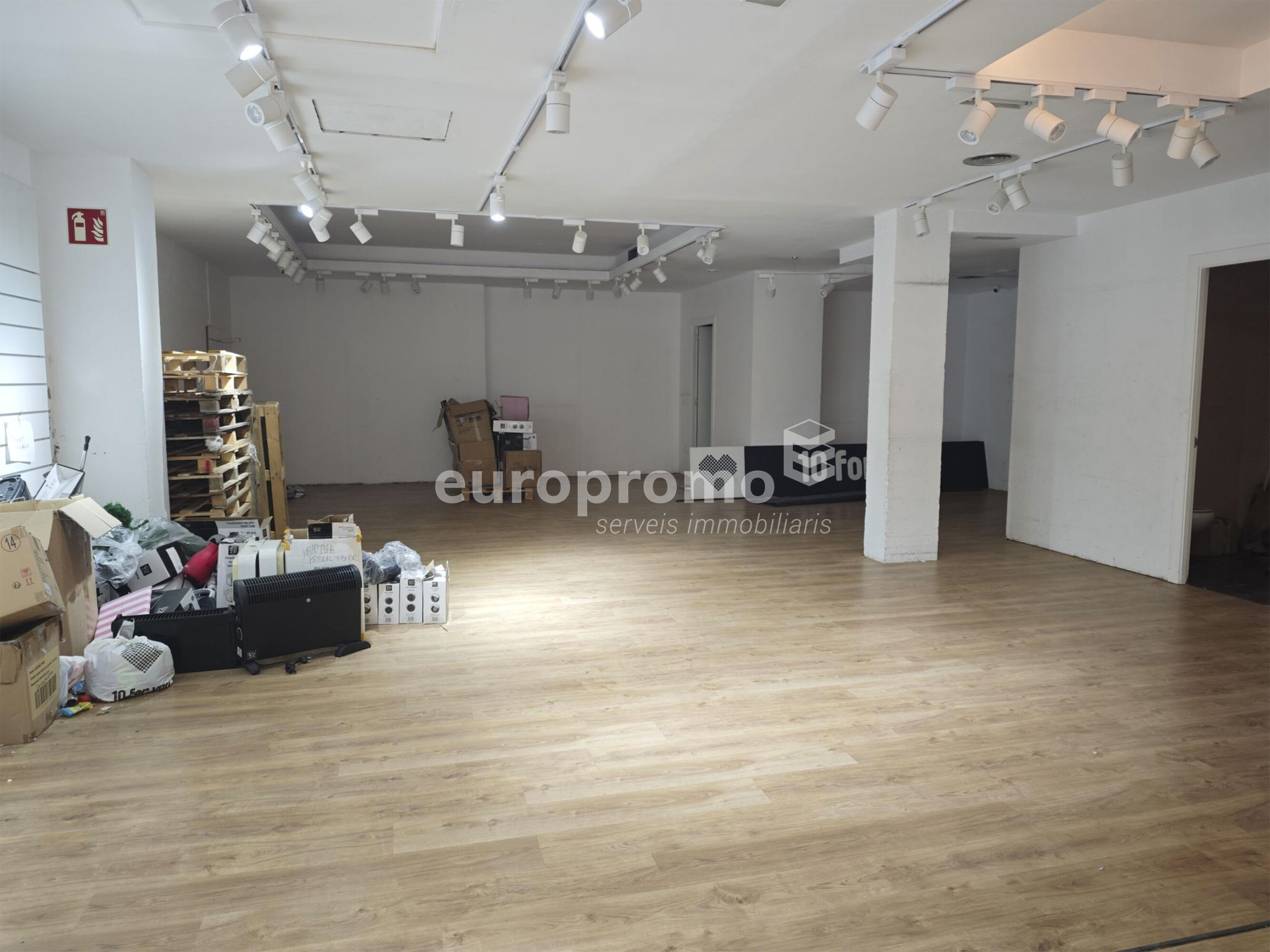 Alquiler local comercial de 200 m2 en el Eixample de Girona
